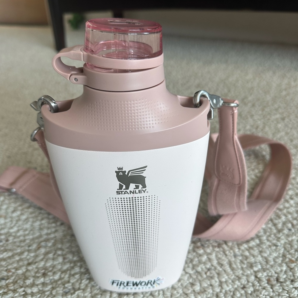 Stanley cream and blush water bottle Blush Pink Strap. New